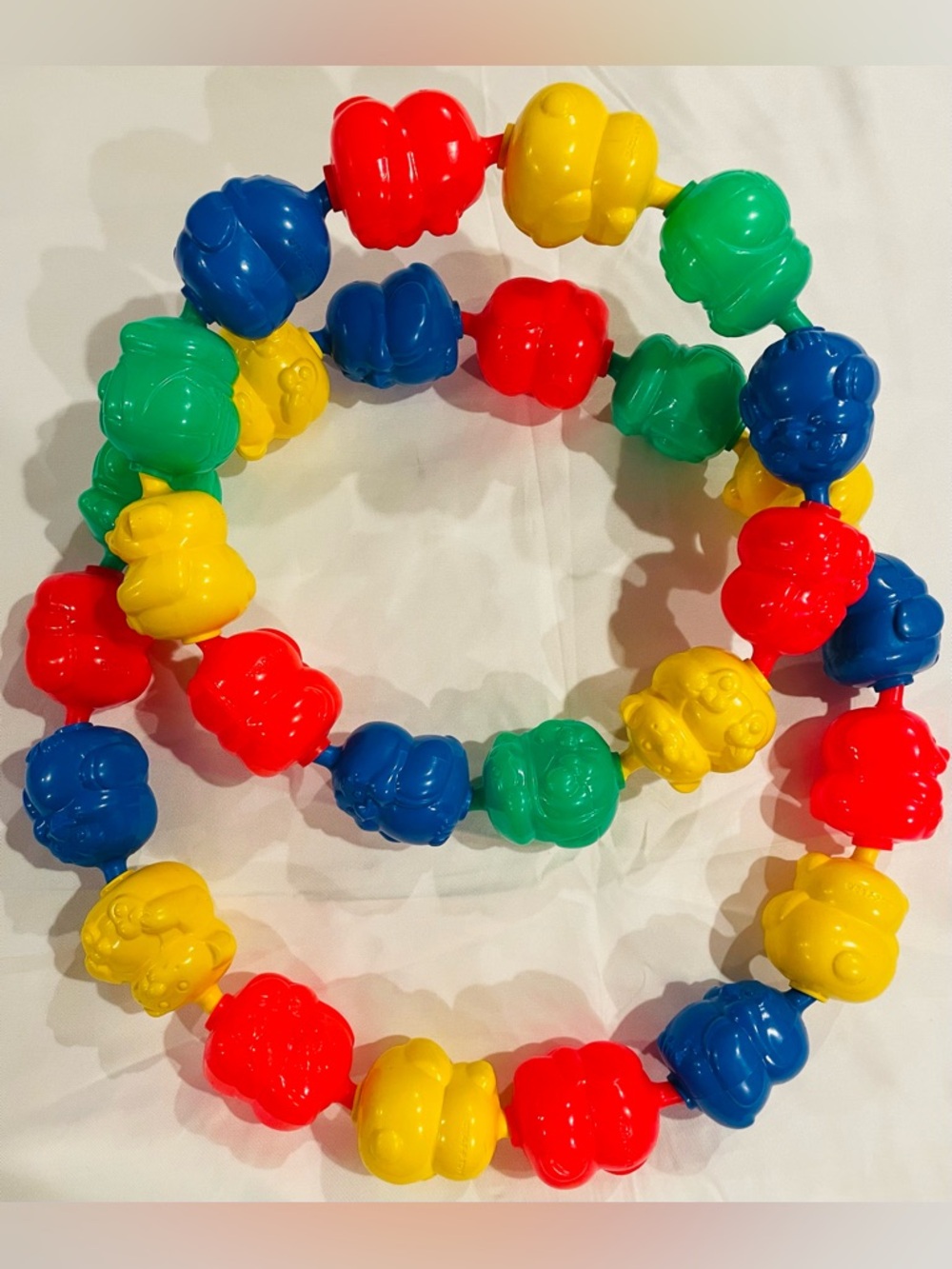 FP 84 Fisher-Price Snap lock brightly colored plastic beads